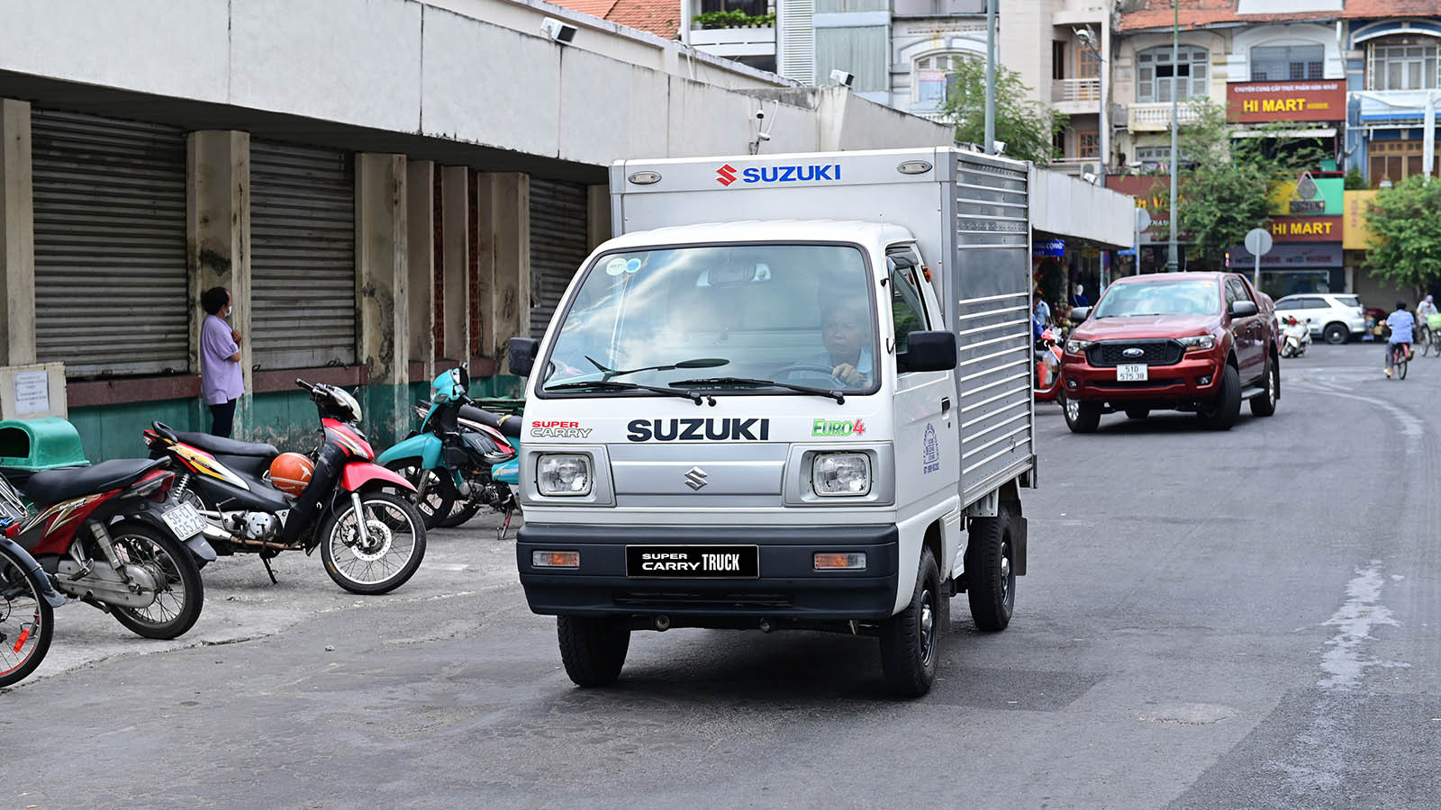 Với các bác tài Suzuki, tối ưu chi phí sở hữu xe tải nhẹ là gia tăng nhiều hơn thu nhập, góp phần cải thiện chất lượng cuộc sống.