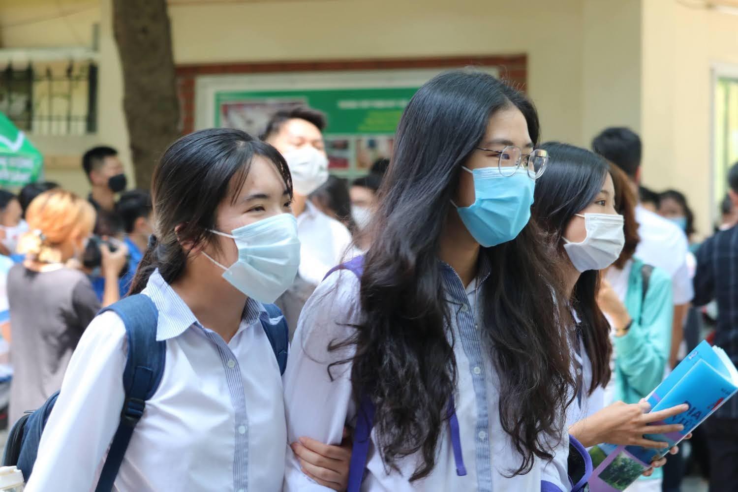 Các trường đại học đồng loạt công bố điểm sàn xét tuyển năm 2021 - 1