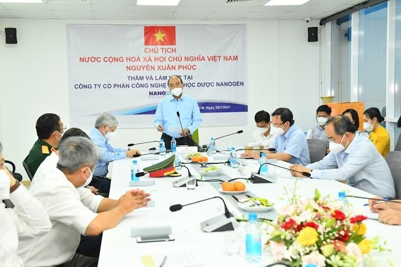 Chủ tịch nước đề nghị cấp phép sớm cho vaccine Nano Covax - 1