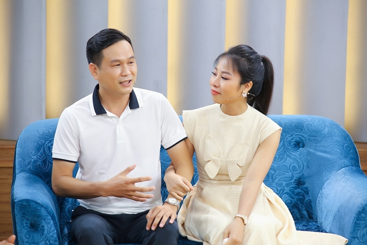 Ca sĩ Tánh Linh rơi nước mắt khi chia sẻ về đam mê xa xỉ của chồng