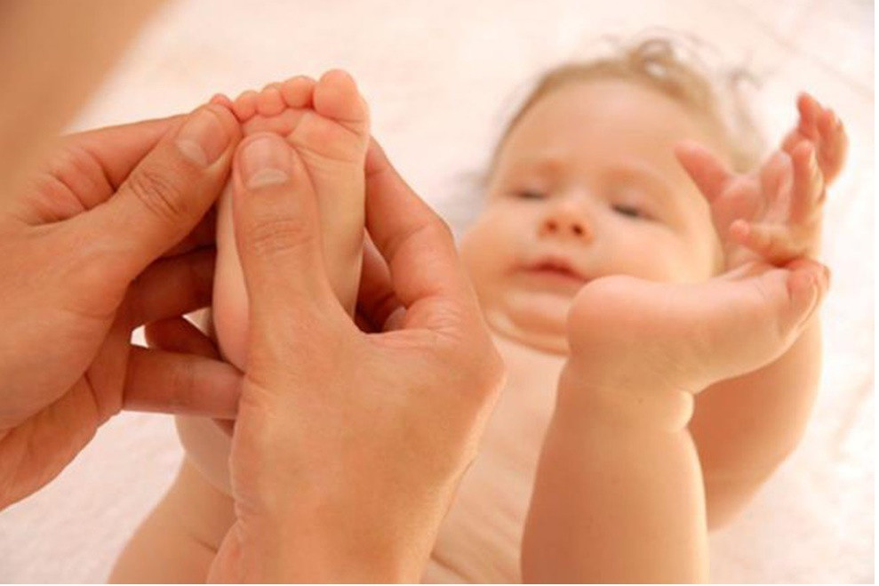 Chăm sóc trẻ sơ sinh hãy nhớ 3 chạm, 5 không chạm” để con phát triển khỏe mạnh mỗi ngày!-4