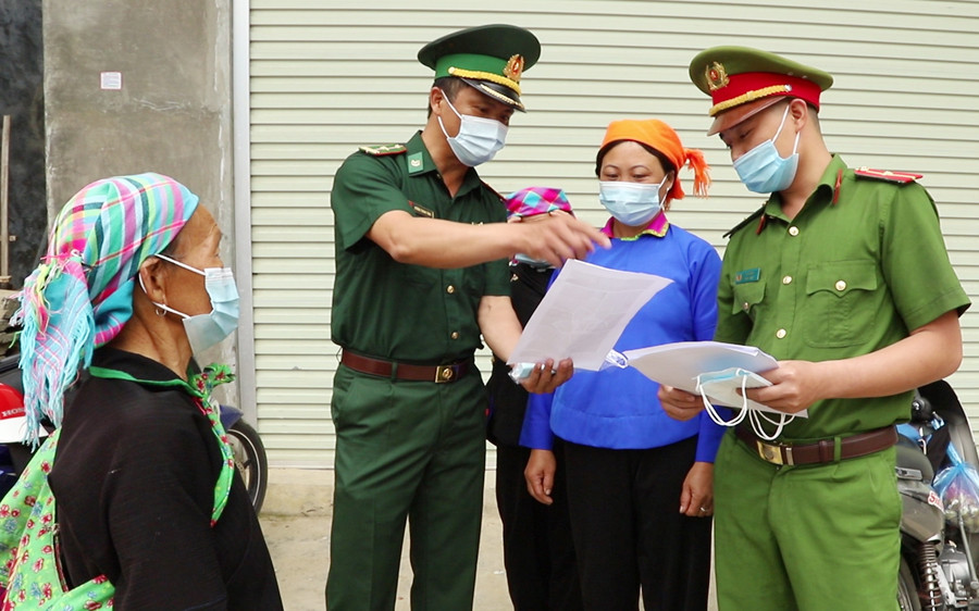 Tuyên truyền phòng, chống dịch Covid-19 cho nhân dân xã Sơn Vĩ (Mèo Vạc).