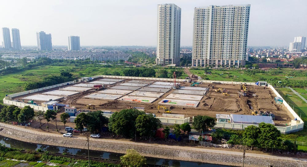 Hình ảnh gấp rút xây dựng bệnh viện dã chiến 500 giường ở Hà Nội