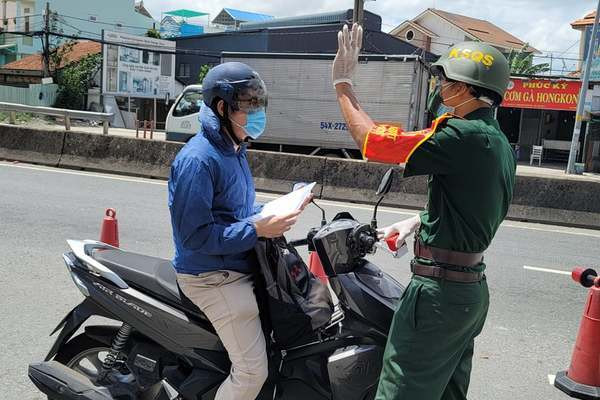 Không còn cảnh những đoàn người đi xe máy về quê sau Công điện của Thủ tướng