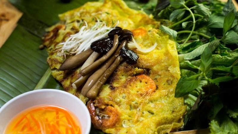 Bánh xèo nấm mối