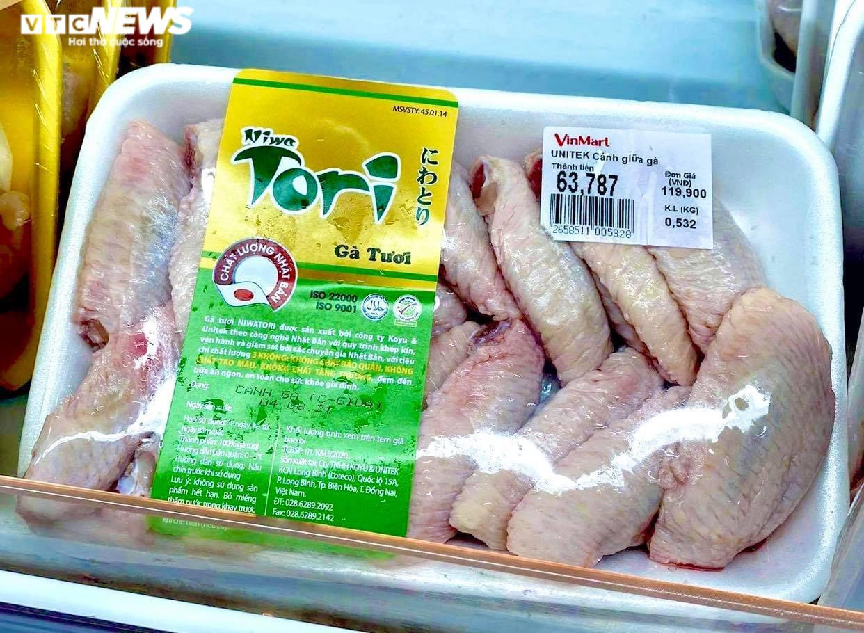 Giá gà rớt thảm còn 5.000 đồng/kg: Giá trong siêu thị cao gấp 15 lần tại chuồng - 2