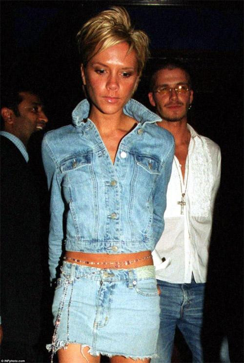 Fashion icon như bà xã Beckham cũng có lúc mặc xấu như búp bê ma-8