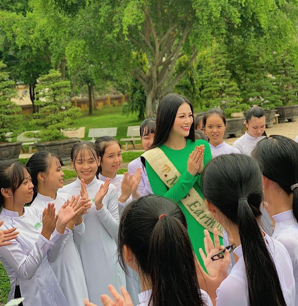 Hoa hậu Phương Khánh bật mí trị hói bằng nước vo gạo-1