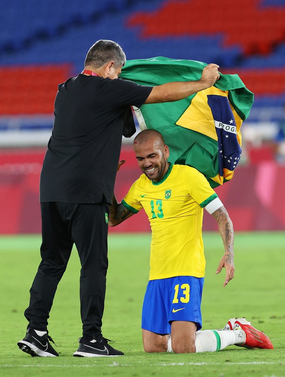 dani-alves-olympic-2.jpg