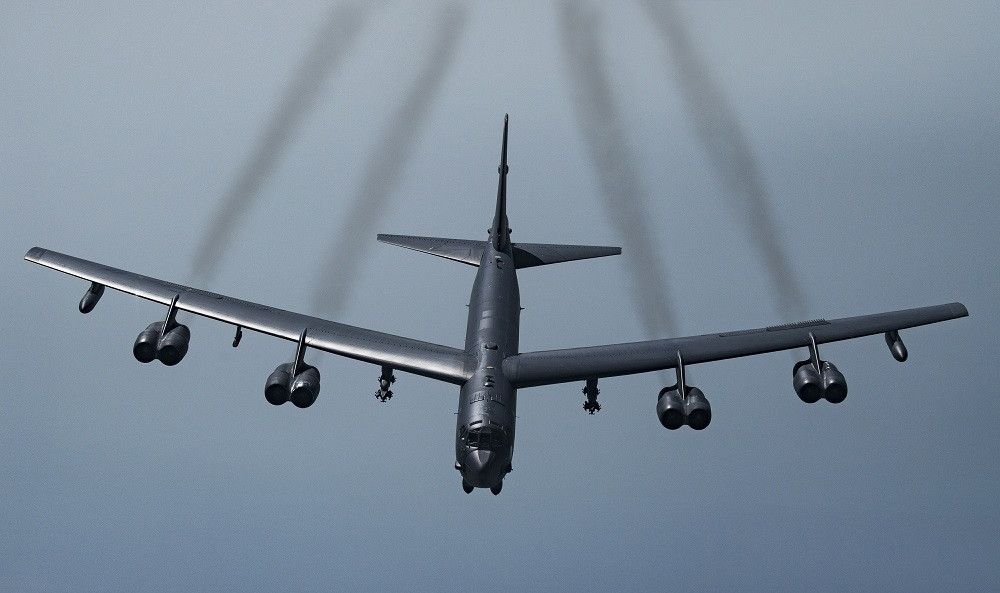 (08.09) Mỹ đã điều máy bay ném bom chiến lược B-52 tấn công pháo hạng nặng của Taliban nhằm hỗ trợ ANDSF. (Nguồn: AP)