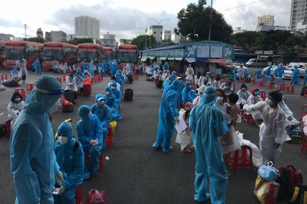 Phú Yên, Đắk Lắk tổ chức ‘chuyến xe 0 đồng’ đưa nghìn người rời TP.HCM về quê