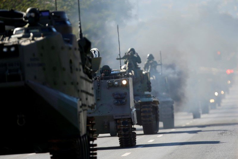 Brazil: Quân đội diễu binh bất thường trước Dinh Tổng thống, tính gây áp lực lên ông Bolsonaro?