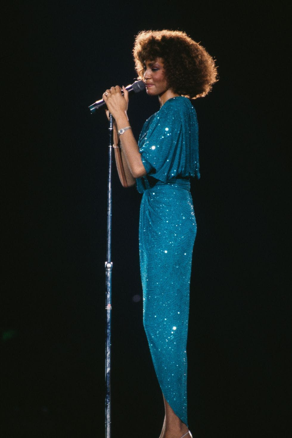 Những khoảnh khắc thời trang nhất của cố diva Whitney Houston - 5