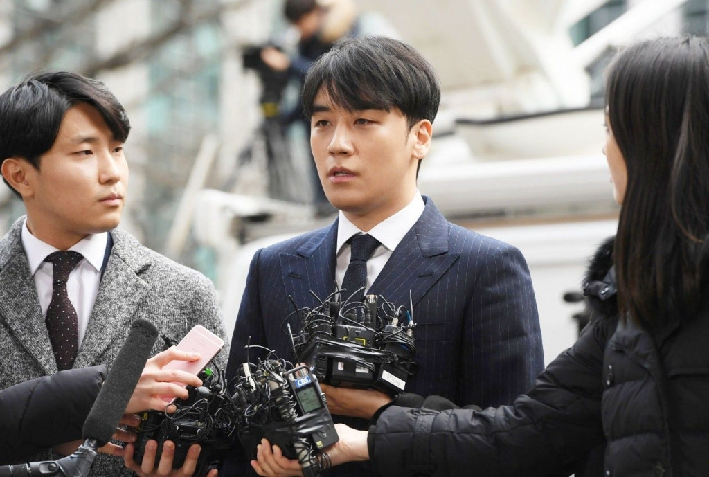 (Nóng) - Nam ca sĩ Seungri bị kết án 3 năm tù giam, phạt 1 tỷ won