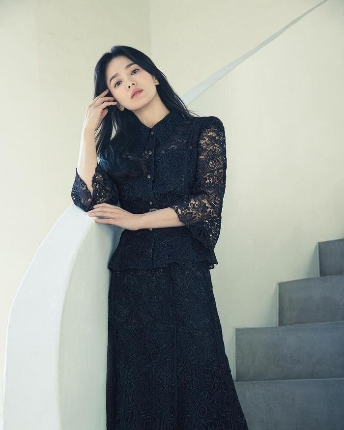 Song Hye Kyo mặc gì hack dáng khi cao chưa tới 1m6-2
