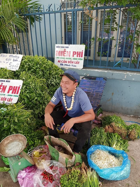 'Sài Gòn ta thương': Từ quá khứ bất hảo, ông chủ sạp rau từ thiện Minh Râu tự cứu rỗi chính mình