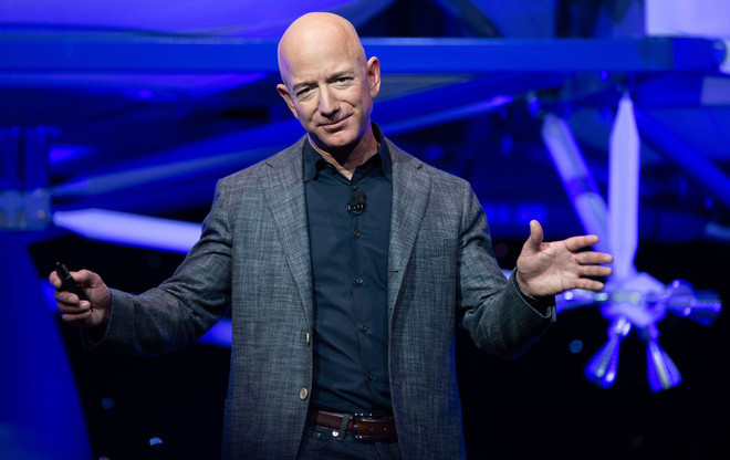 Khách hàng Amazon hủy dịch vụ Prime sau khi được Jeff Bezos cảm ơn vì đã trả tiền cho chuyến bay lên rìa vũ trụ - Ảnh 1.