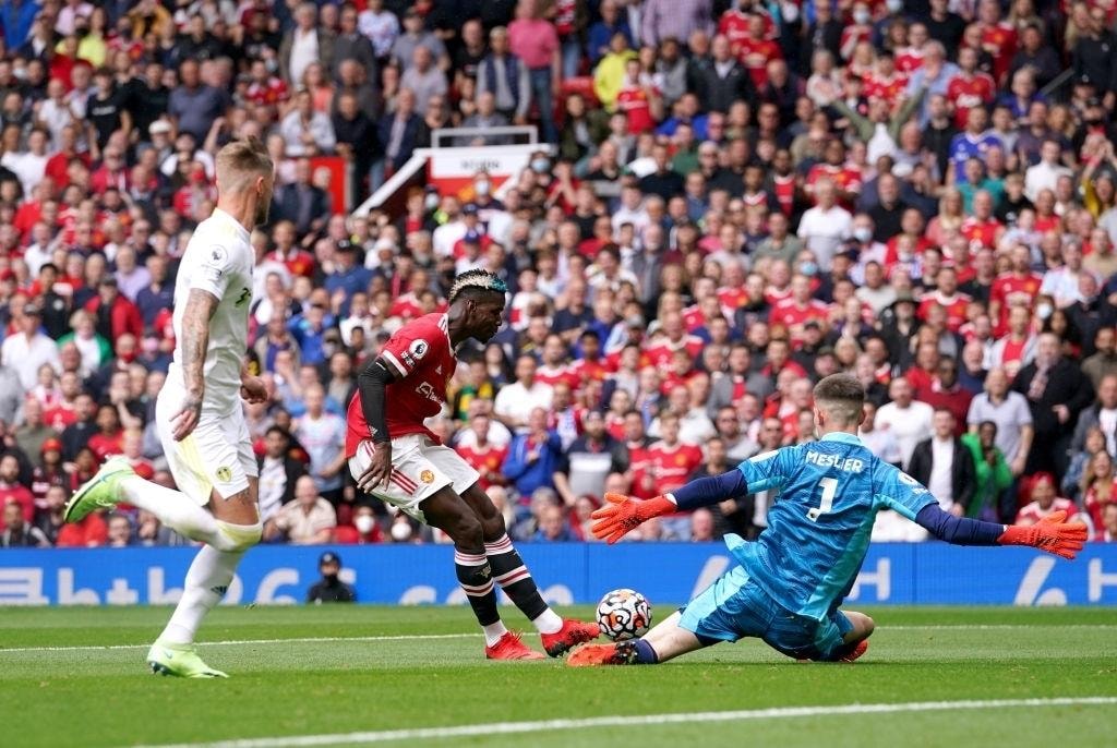 Pogba phô diễn đẳng cấp, đi vào lịch sử Man Utd - 1