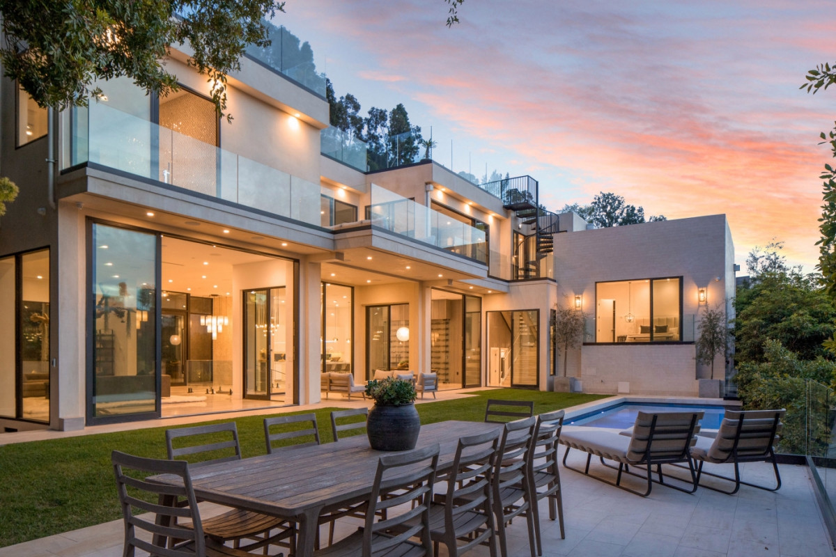 Biệt thự nằm ở Beverly Hills, Los Angles có cái giá khá đắt là 10,5 triệu USD (khoảng 240 tỷ đồng).