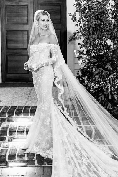 Váy cưới của Meghan Markle đẹp nhất thập kỷ