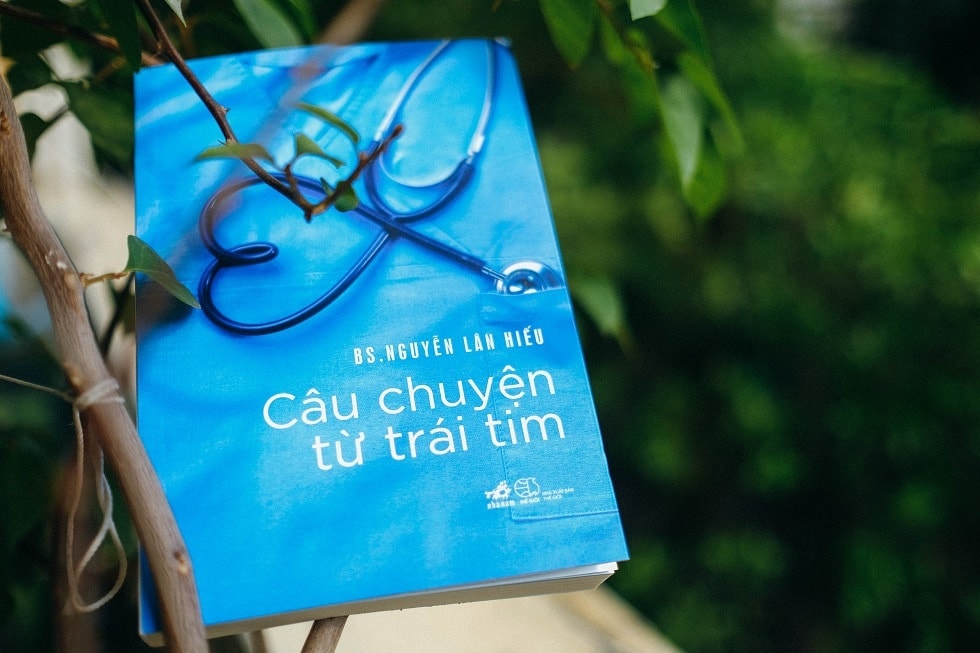 Bac si viet sach ve dai dich anh 1