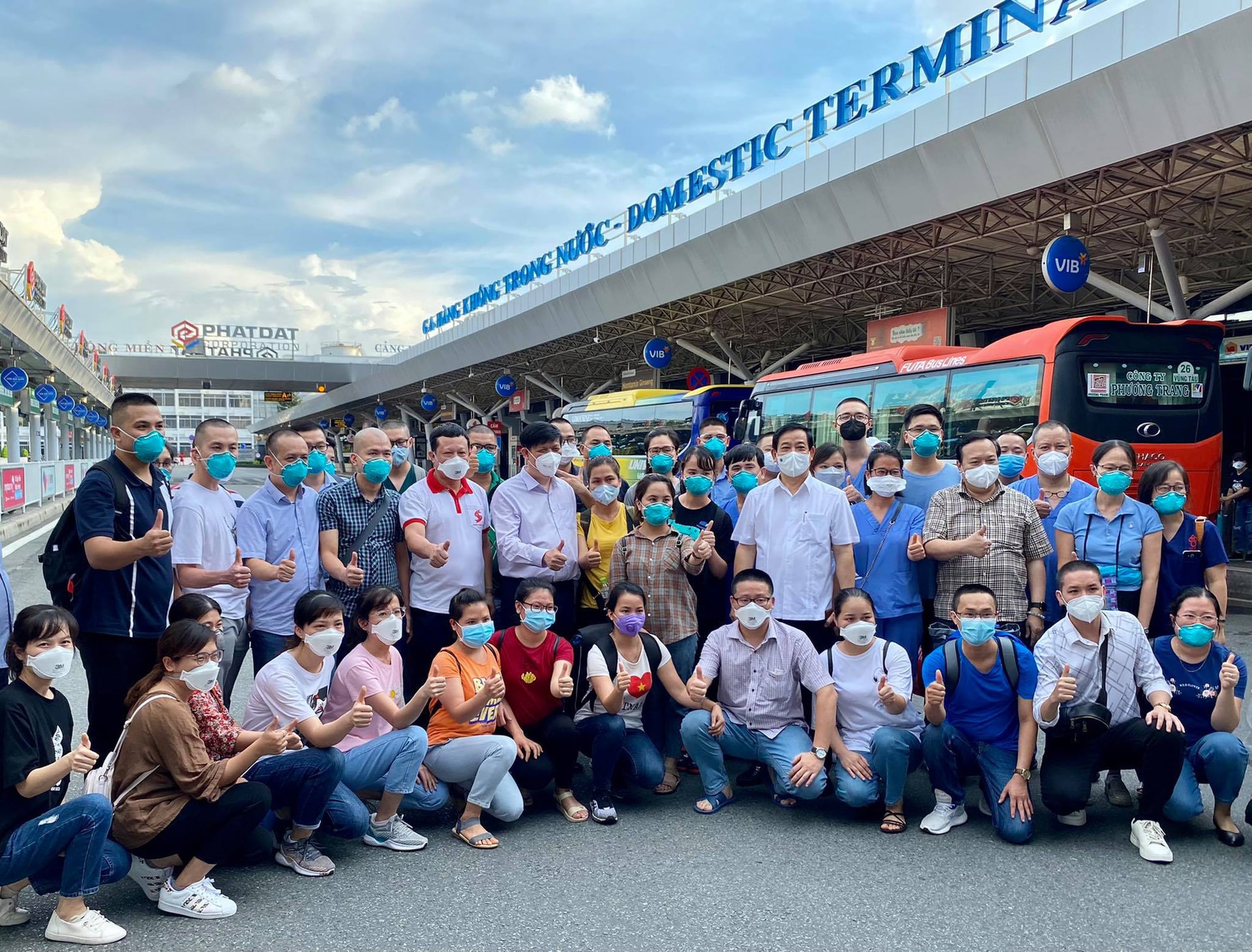 Bộ trưởng Nguyễn Thanh Long: Chúng ta nỗ lực, chung sức để bảo vệ sức khoẻ của bệnh nhân COVID-19 - Ảnh 2. Bộ trưởng Nguyễn Thanh Long: Chúng ta nỗ lực, chung sức để bảo vệ sức khoẻ của bệnh nhân COVID-19 - Ảnh 2.