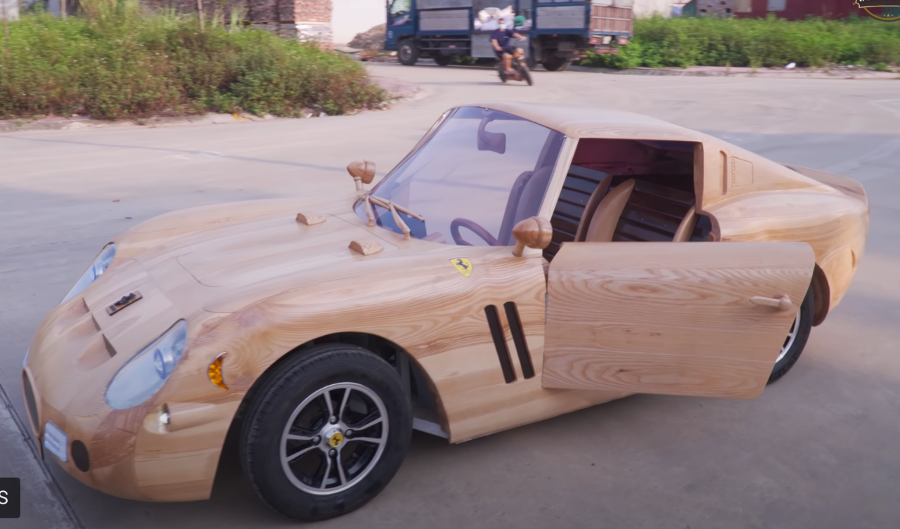Chiếc Ferrari 250 GTO làm bằng gỗ độc nhất tại Việt Nam