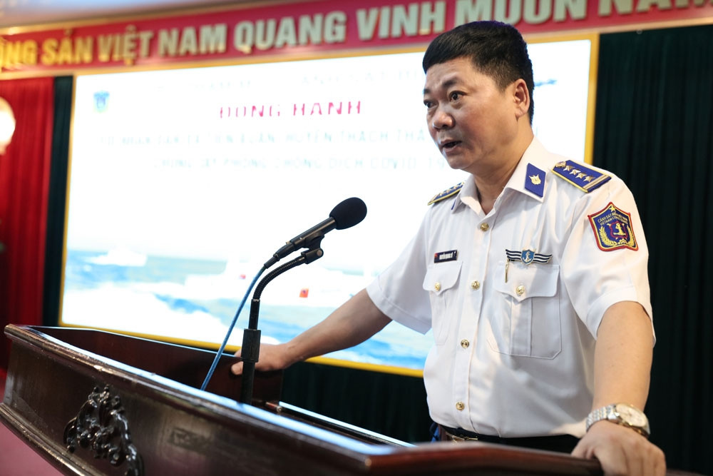 Bộ Tham mưu Cảnh sát biển chung tay phòng chống dịch COVID-19 với nhân dân xã Tiến Xuân