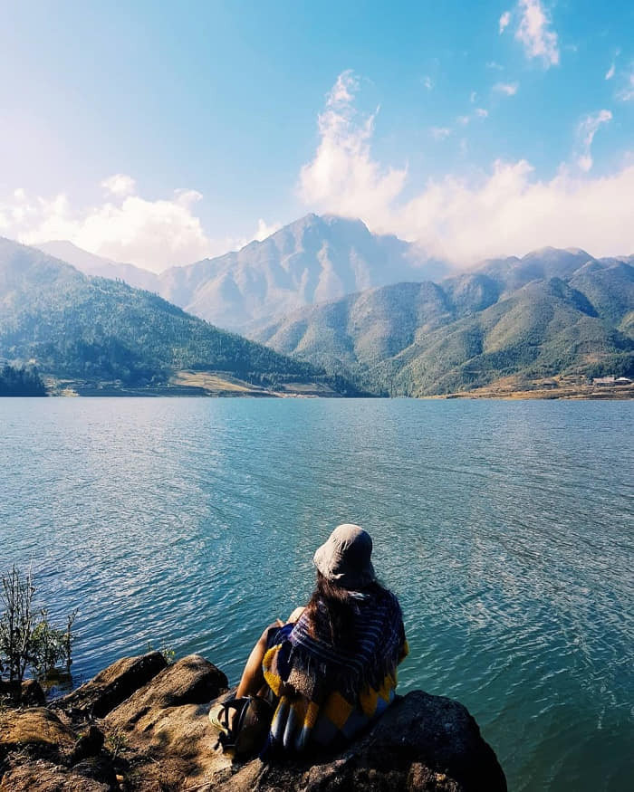Hồ nước nhân tạo cao nhất Việt Nam, nước trong xanh như ngọc, bồng bềnh trong mây - 1