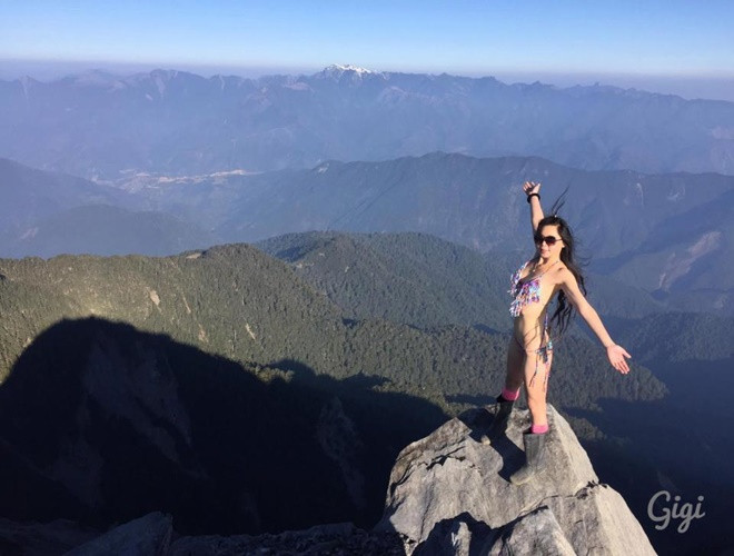 Người đẹp Đài Loan diện bikini đi trèo đèo lội suối, đẹp nhưng thiếu an toàn - 8