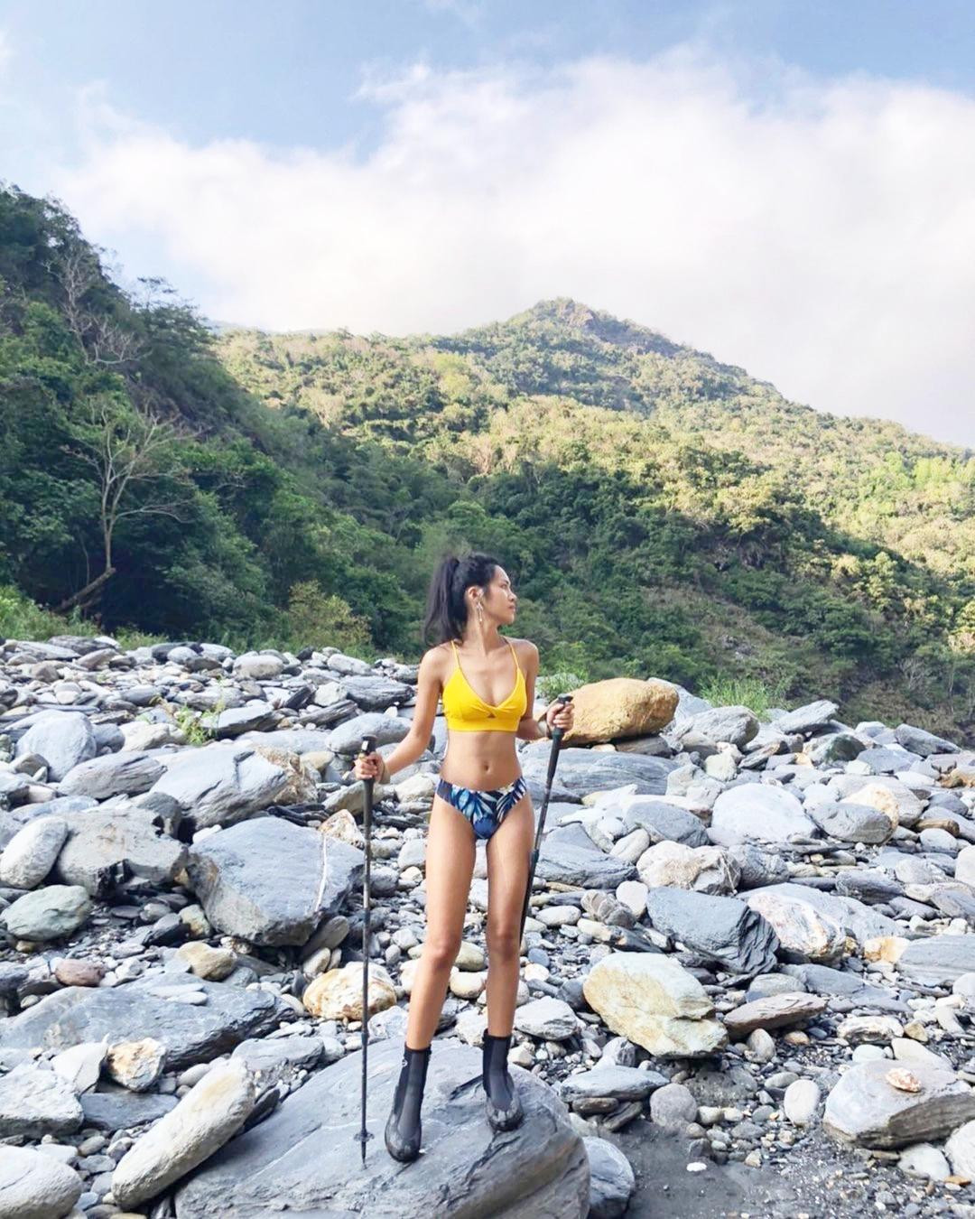 Người đẹp Đài Loan diện bikini đi trèo đèo lội suối, đẹp nhưng thiếu an toàn - 4