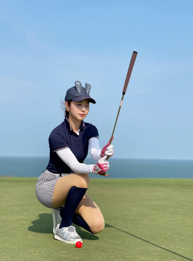 Thời trang đánh golf năng động mà vẫn quyến rũ của dàn Hoa hậu, Á hậu Việt - 11