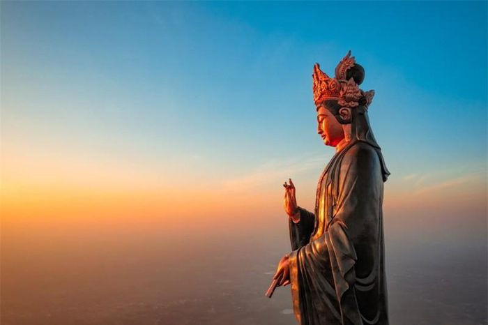 Khám phá những đỉnh núi linh thiêng hút khách thập phương nhất Việt Nam - 5