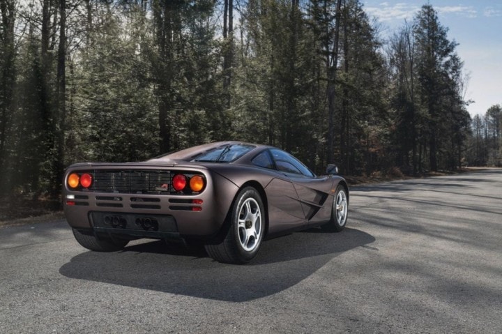 Chiếc McLaren F1 này có tốc độ tối đa 386km/h