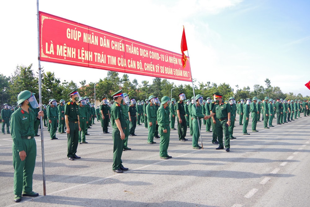 Quân khu 7 cử 2.000 chiến sĩ Sư đoàn 5 vào thẳng tâm dịch TP.HCM