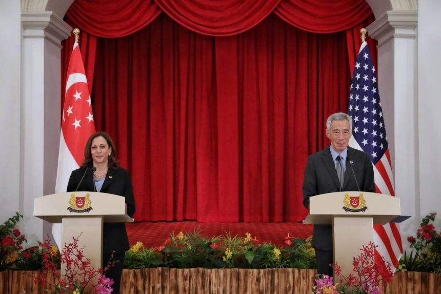 Phó Tổng thống Mỹ Harris thăm Singapore: Tái khẳng định tự do hàng hải ở Biển Đông. (Nguồn: The Straits Times)