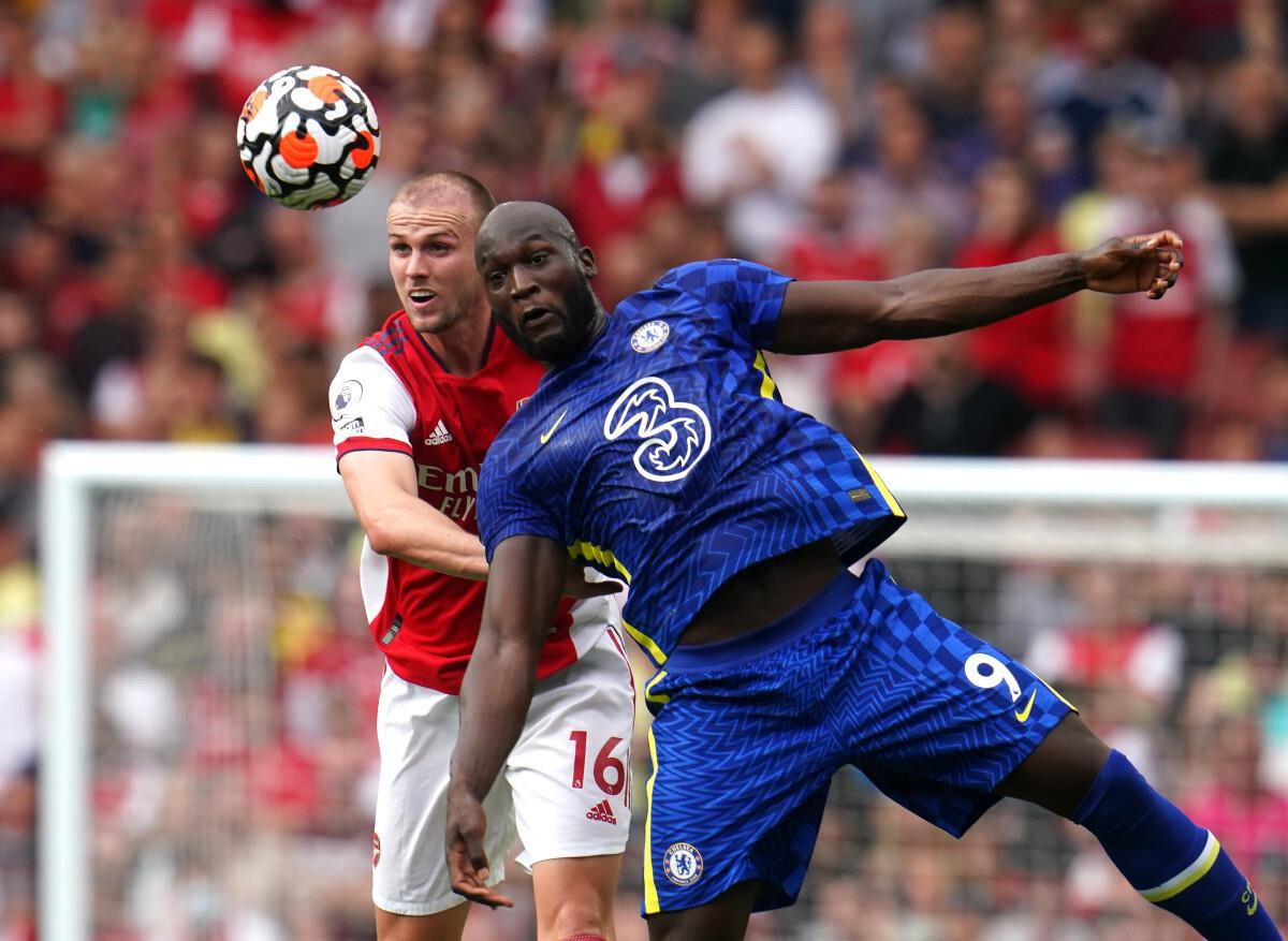 Cựu trung vệ Arsenal: 'Không thể ngăn cản Lukaku' - 1