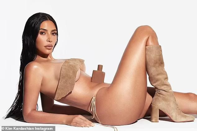 Giờ thì tỷ phú Kim Kardashian cũng khỏa thân quảng cáo rồi!-2