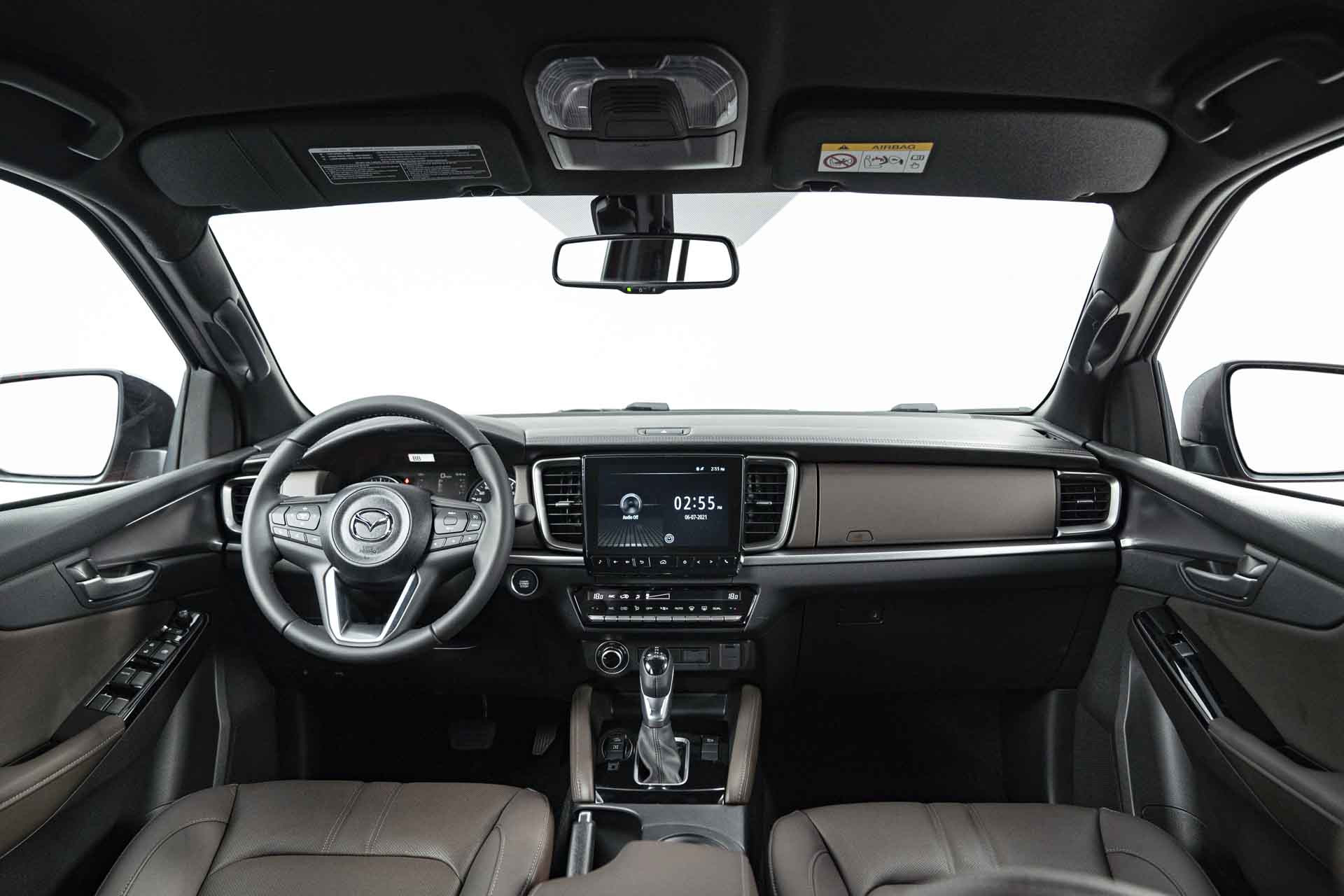Nội thất xe Mazda BT-50 2021