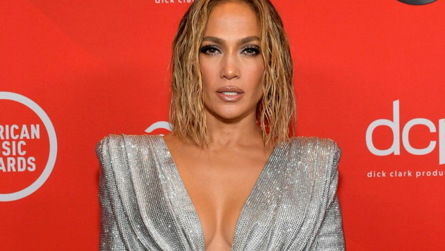 Muốn thời gian ‘bỏ quên’ mình, hãy tham khảo bí quyết vàng của Jennifer Lopez - Ảnh 2.