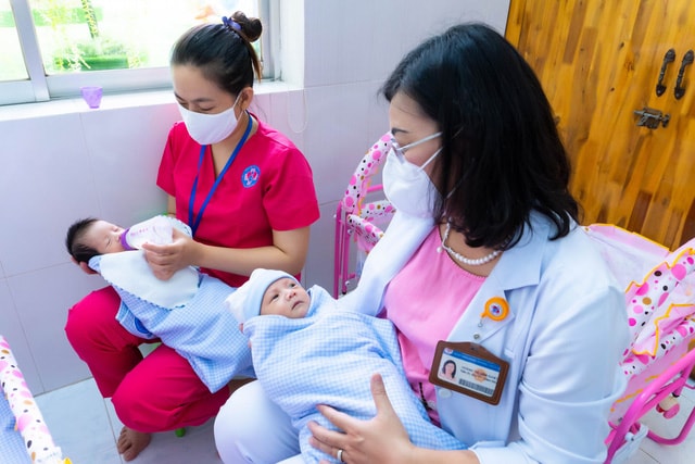 Thành lập trung tâm chăm sóc sơ sinh có mẹ nhiễm COVID-19 - Ảnh 3. Thành lập trung tâm chăm sóc sơ sinh có mẹ nhiễm COVID-19 - Ảnh 3.