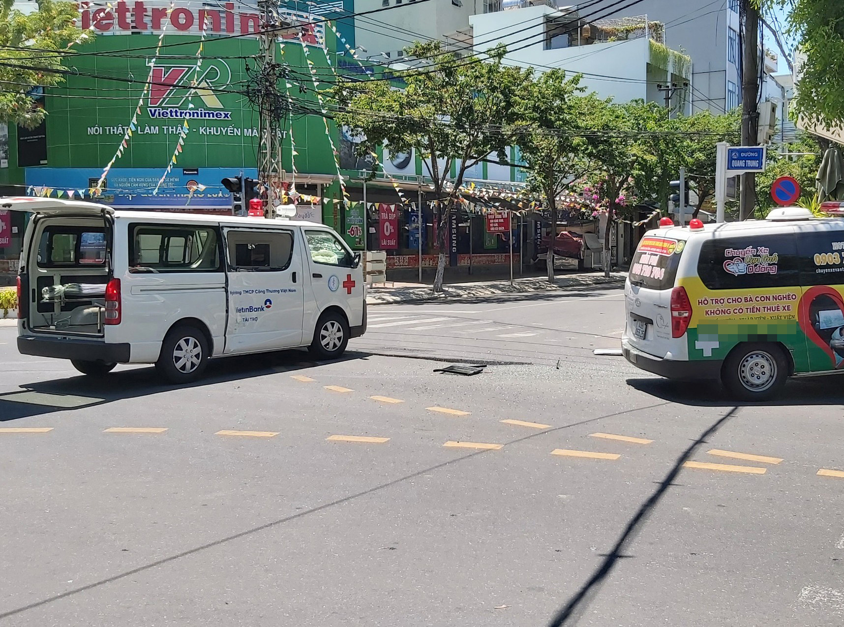 Hai xe cứu thương va chạm, cụ ông tử vong ở Đà Nẵng