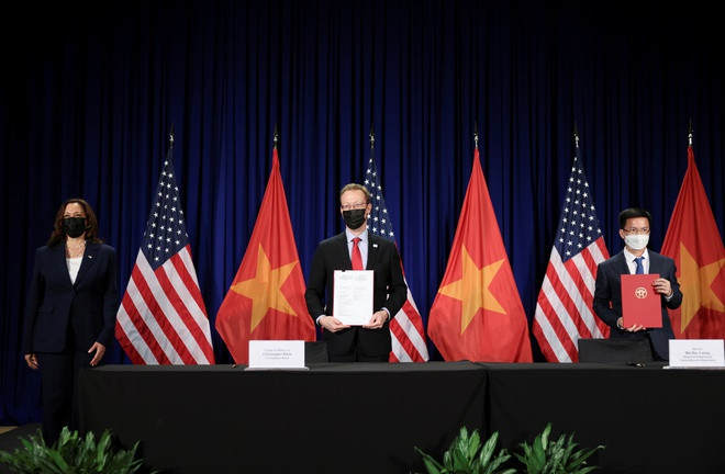 Ảnh: Một ngày bận rộn của Phó tổng thống Mỹ tại Hà Nội - 10