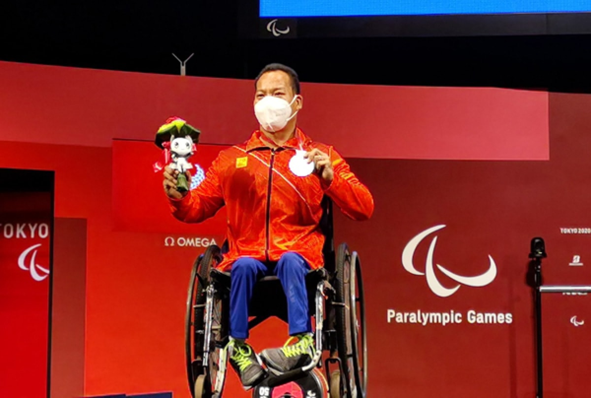 Lê Văn Công giành HCB ở Paralympic Tokyo 2020 (Ảnh: Đoàn TTNKT Việt Nam).