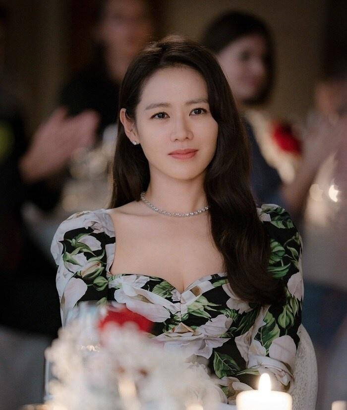 Jennie, Suzy sở hữu đôi vai triệu đô xứ Hàn, xứng danh cây treo quần áo-11
