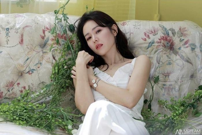 Jennie, Suzy sở hữu đôi vai triệu đô xứ Hàn, xứng danh cây treo quần áo-13