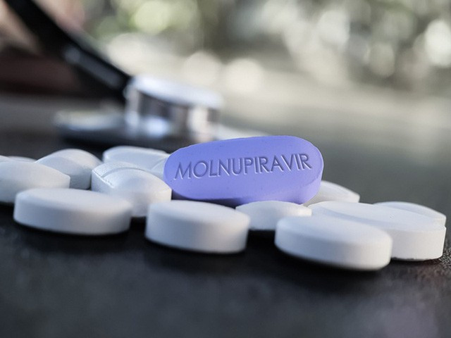 Điều kiện để F0 ở TP.HCM được dùng thuốc kháng virus Molnupiravir - Ảnh 2.