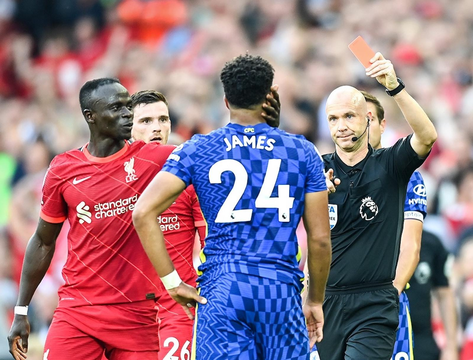 Chelsea nhận thẻ đỏ tranh cãi, HLV Tuchel: 'Trọng tài đã phá hỏng trận đấu' - 1