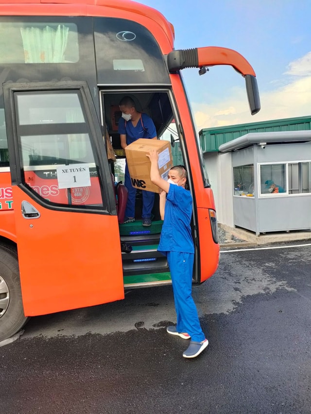 Dốc sức điều trị cho bệnh nhân COVID-19 nặng tại BV Dã chiến số 13 - Ảnh 4. Dốc sức điều trị cho bệnh nhân COVID-19 nặng tại BV Dã chiến số 13 - Ảnh 4.