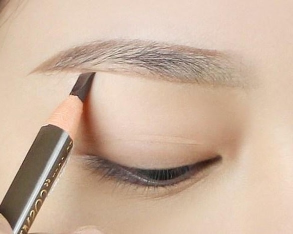 5 bước trang điểm cho đôi mắt đẹp chuẩn sao Hàn - Ảnh 2. 5 bước trang điểm cho đôi mắt đẹp chuẩn sao Hàn - Ảnh 2.